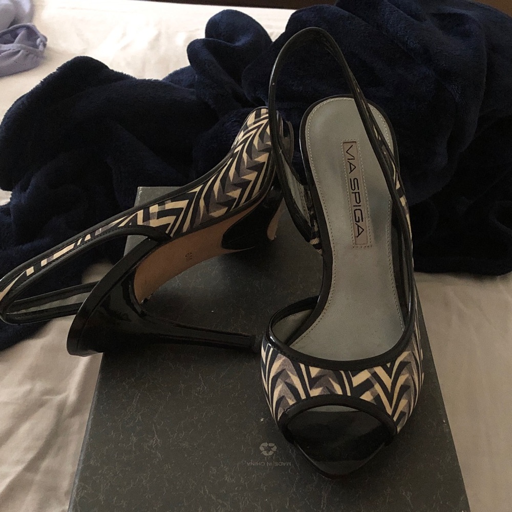Via Spiga Black white heels 6 36 Geometric Peep-Toe Slingbacks